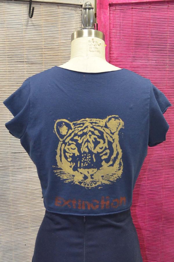 endangered wild cat printed organic cotton cropped T-shirt