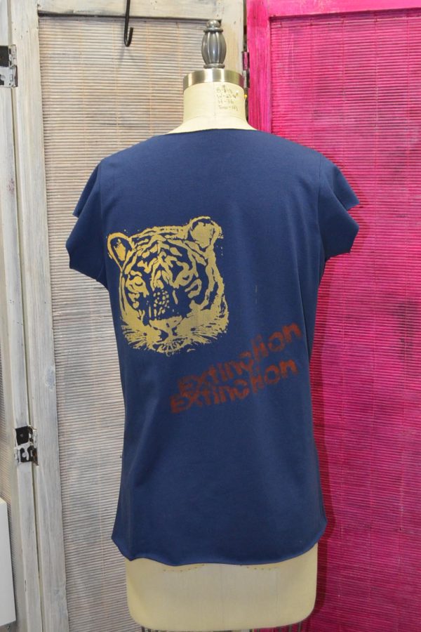 Endangered wild cat printed organic cotton T-shirt